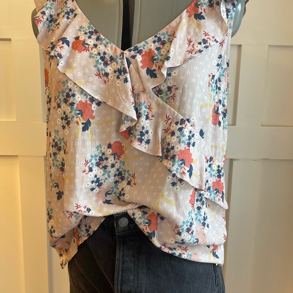 Velvet by Graham & Spencer Floral Ruffle Blouse Size Medium - Picture 2 of 11
